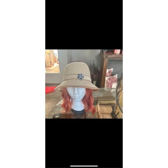 Beautiful stub bowler hat with patterned flower adjustable strap - Picture 9 of 16